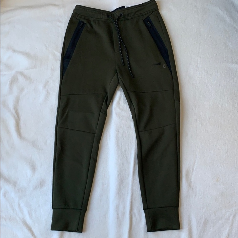 Army green, American Eagle sweatpants